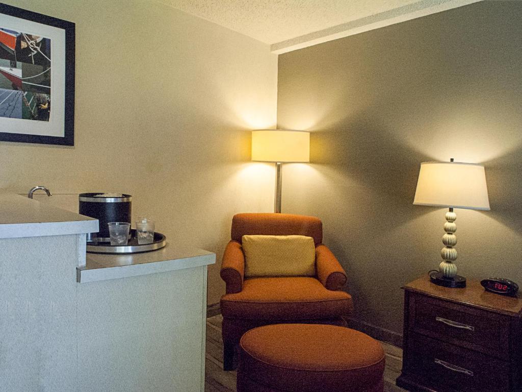 Guest Room 1 at Inn at the Convention Center