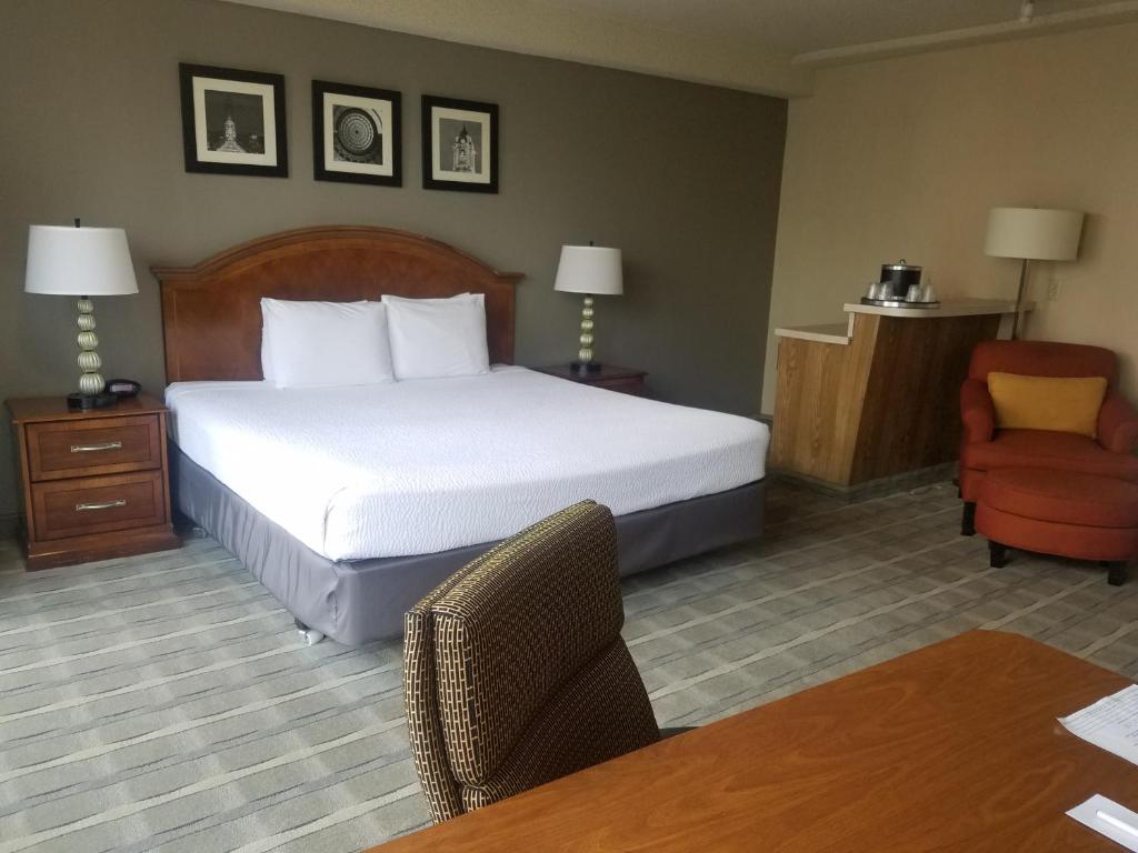 One Bed 8 at Inn at the Convention Center